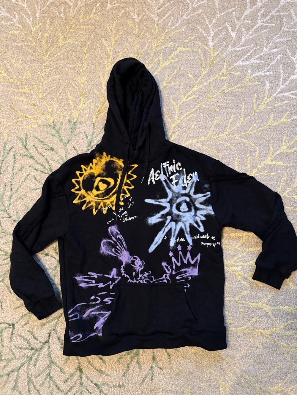 AELFRIC EDEN GRAFFITI HEARTIE GRAPHIC HOODIE SWEATSHIRT L